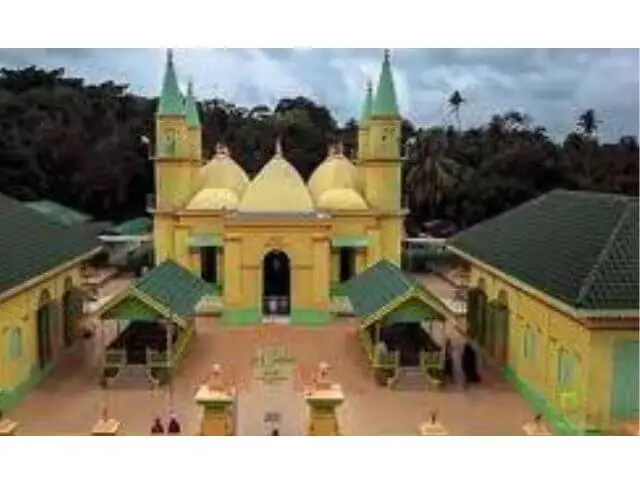 Pulau Penyengat with Sultan Riau Mosque in Tanjung Pinang, Bintan